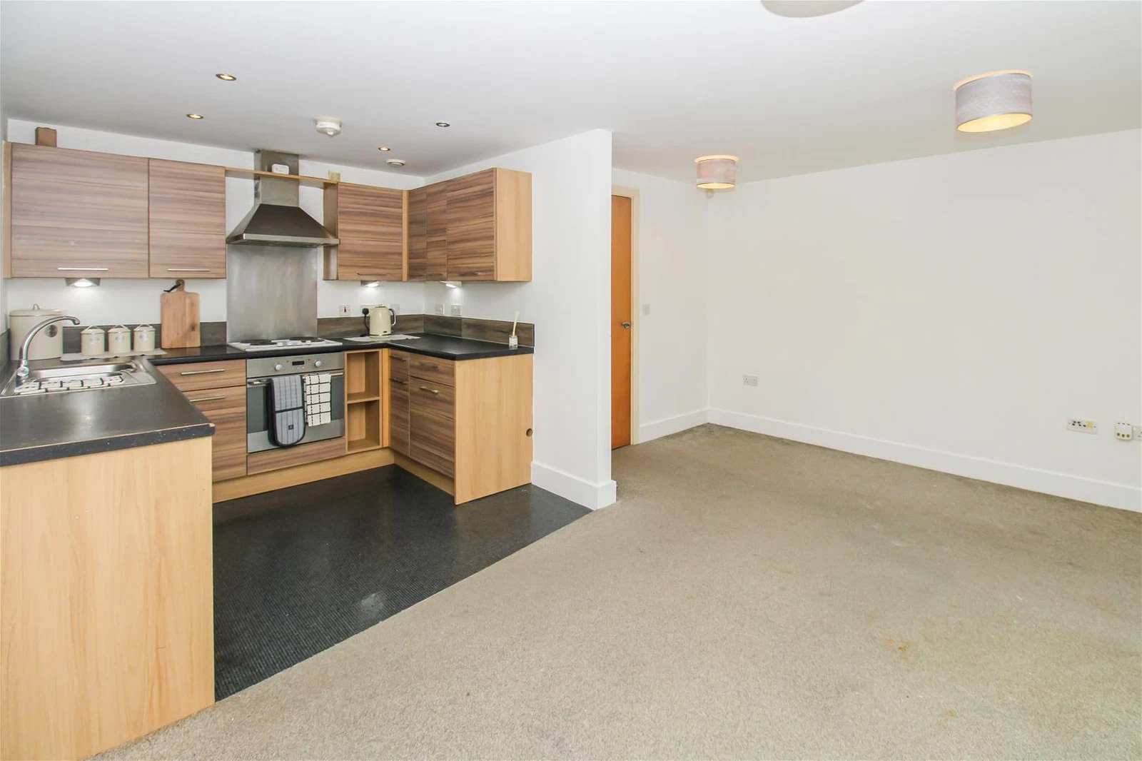 Royal Troon Mews, Wakefield - image 3