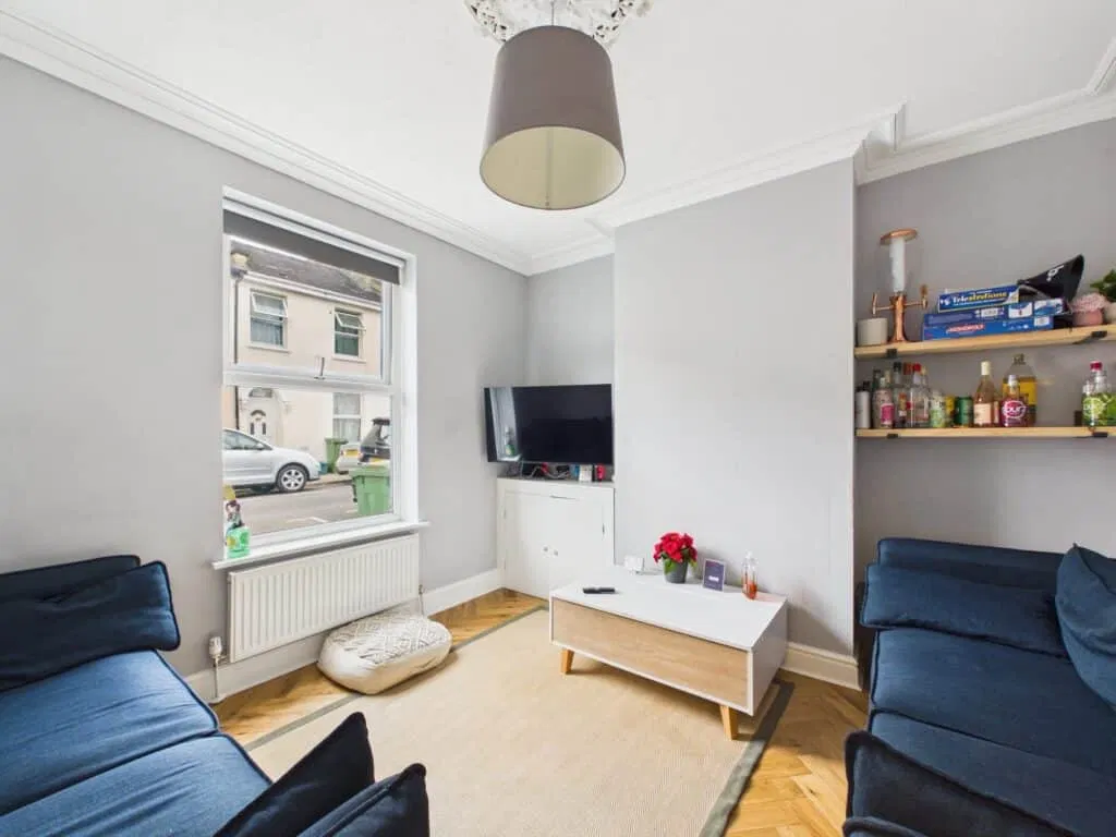 Swindon Street, Cheltenham, GL51 - image 2