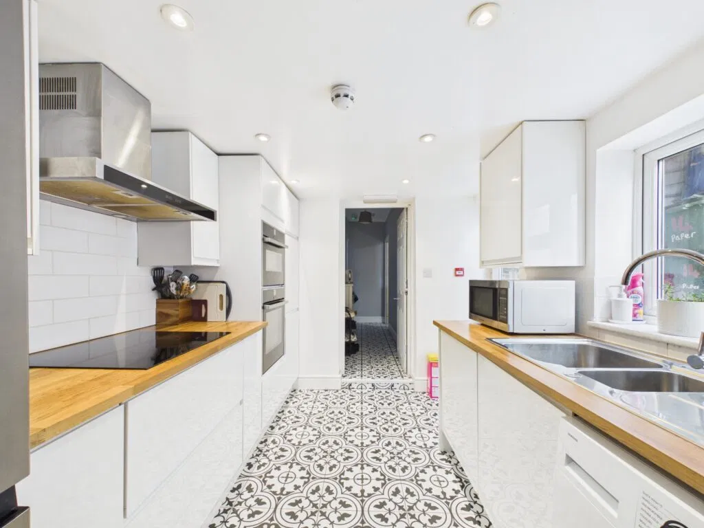 Swindon Street, Cheltenham, GL51 - image 4