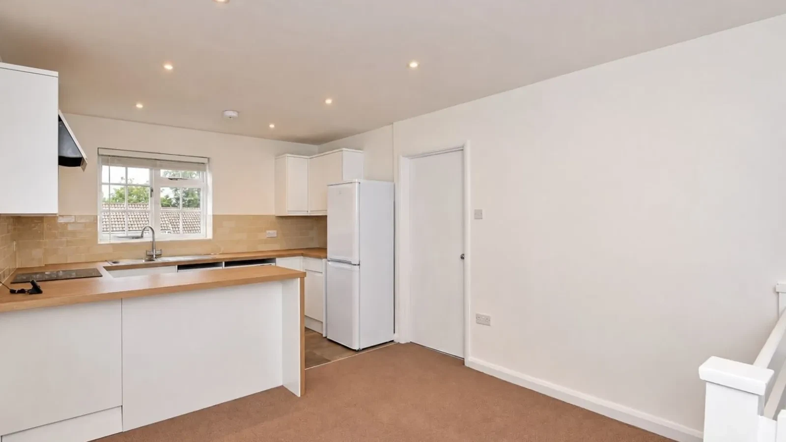 Finnart Close, Weybridge, KT13 - image 4