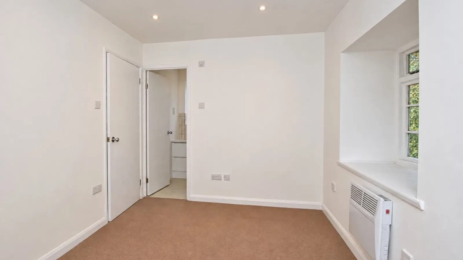 Finnart Close, Weybridge, KT13 - image 5
