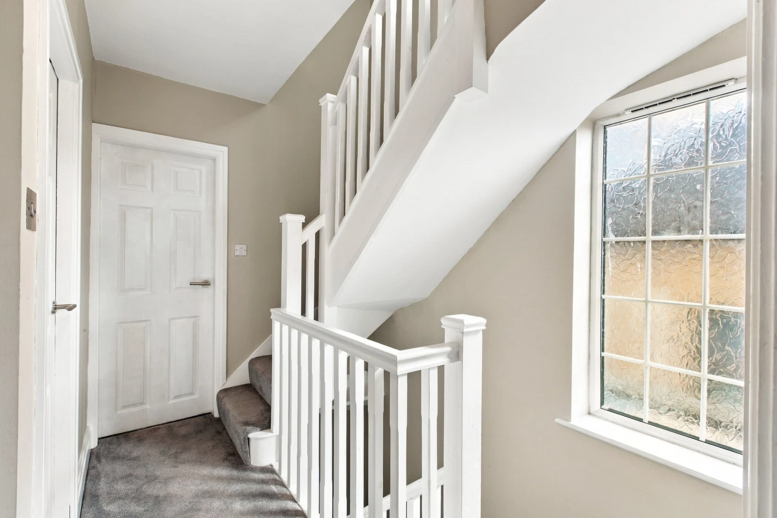 Woodbourne Avenue, Alwoodley, LS17 - image 11