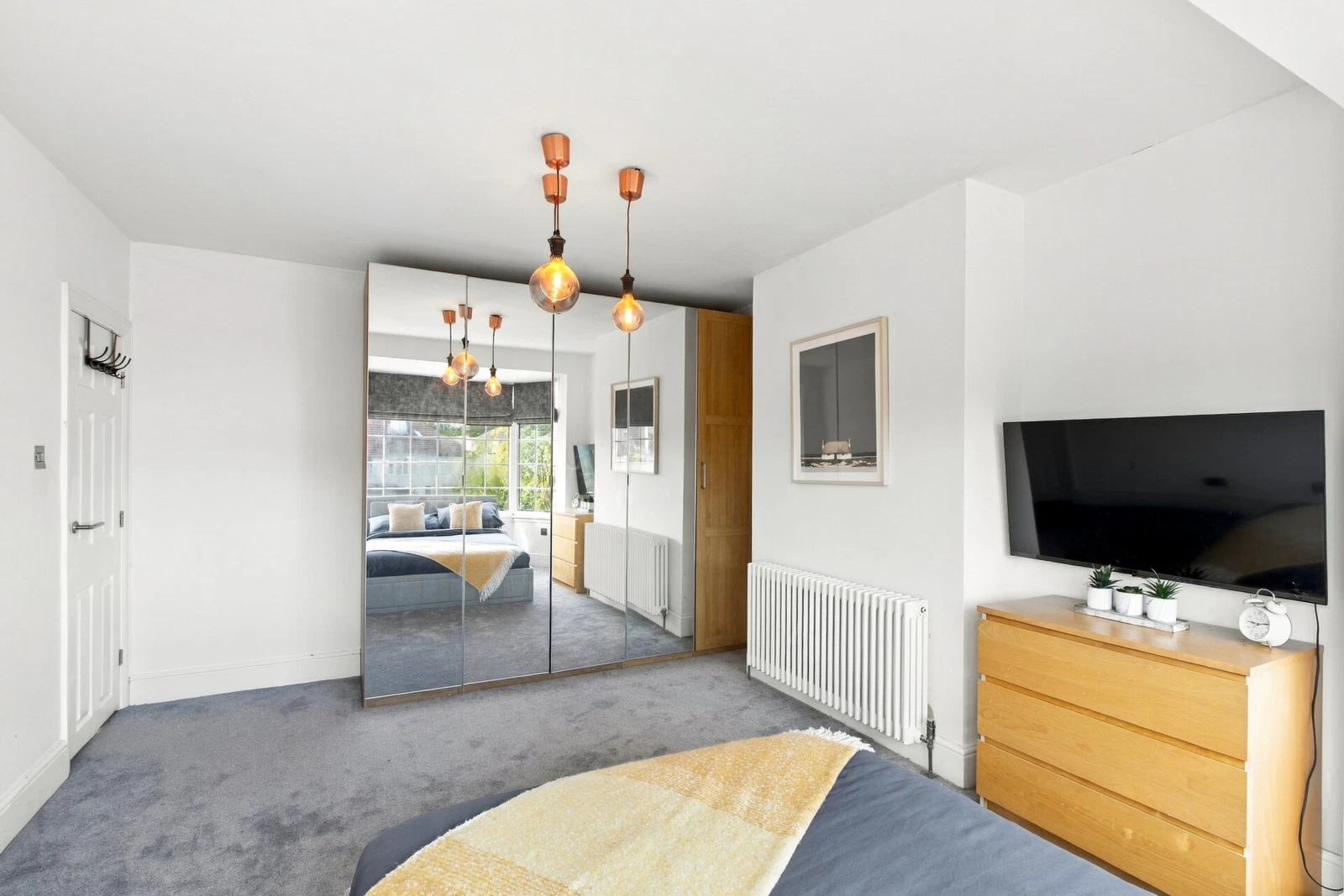 Woodbourne Avenue, Alwoodley, LS17 - image 13
