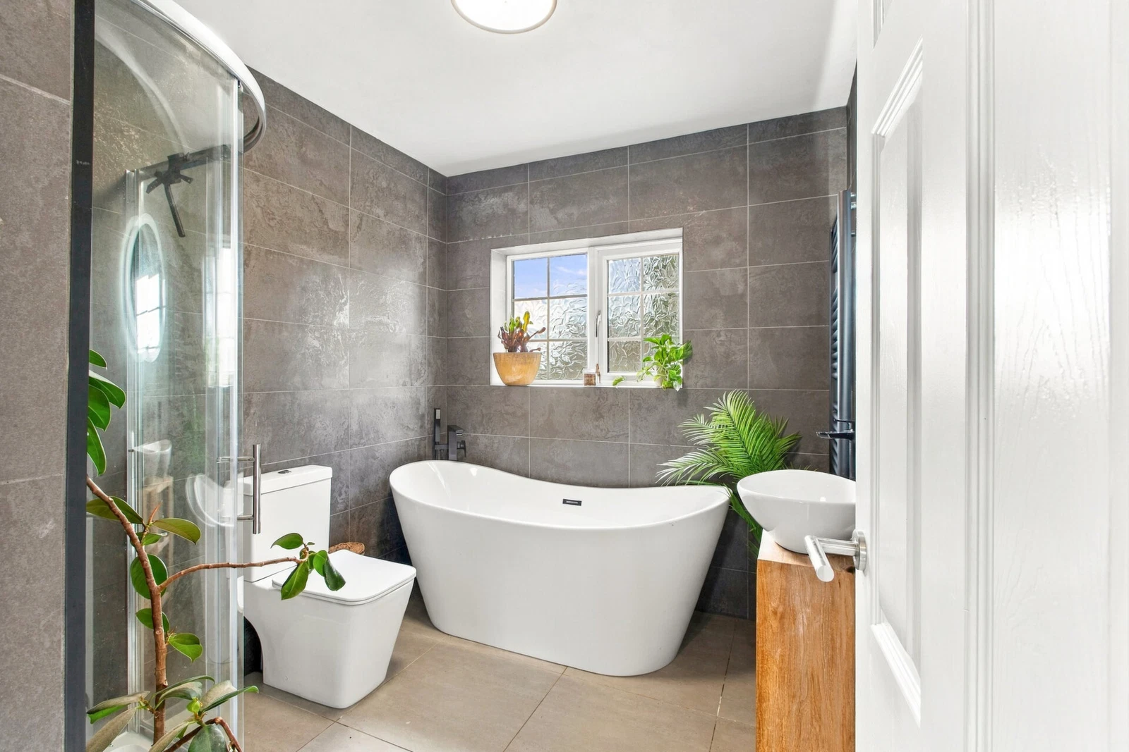 Woodbourne Avenue, Alwoodley, LS17 - image 16