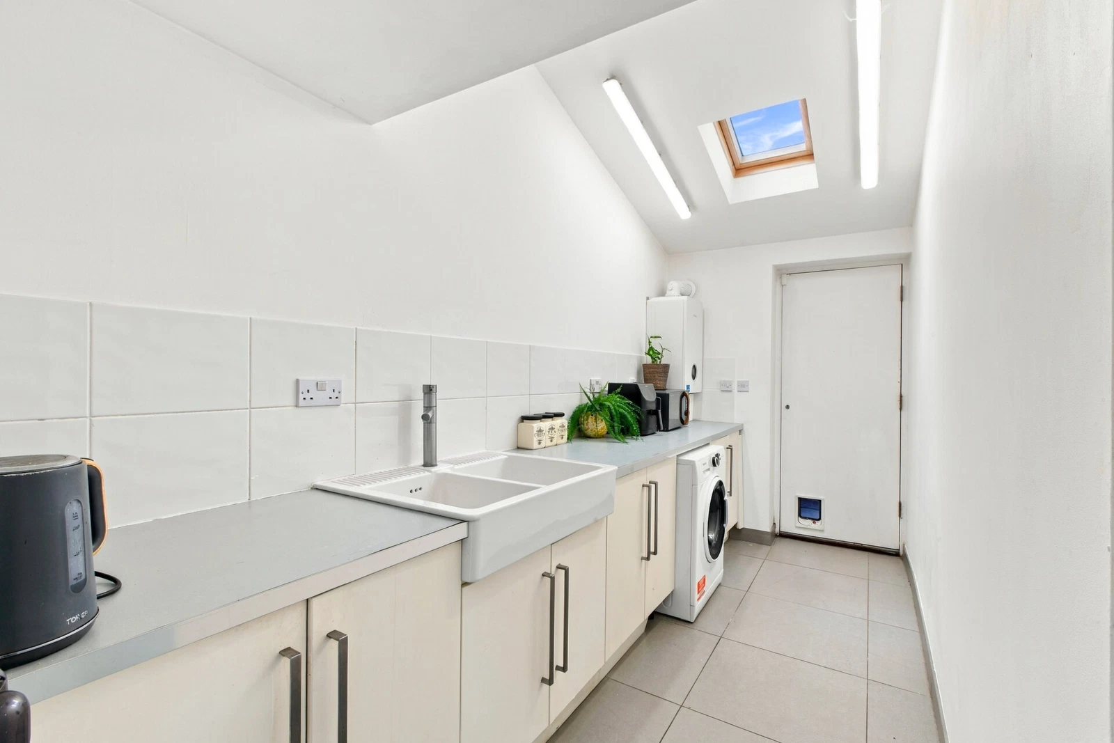 Woodbourne Avenue, Alwoodley, LS17 - image 9