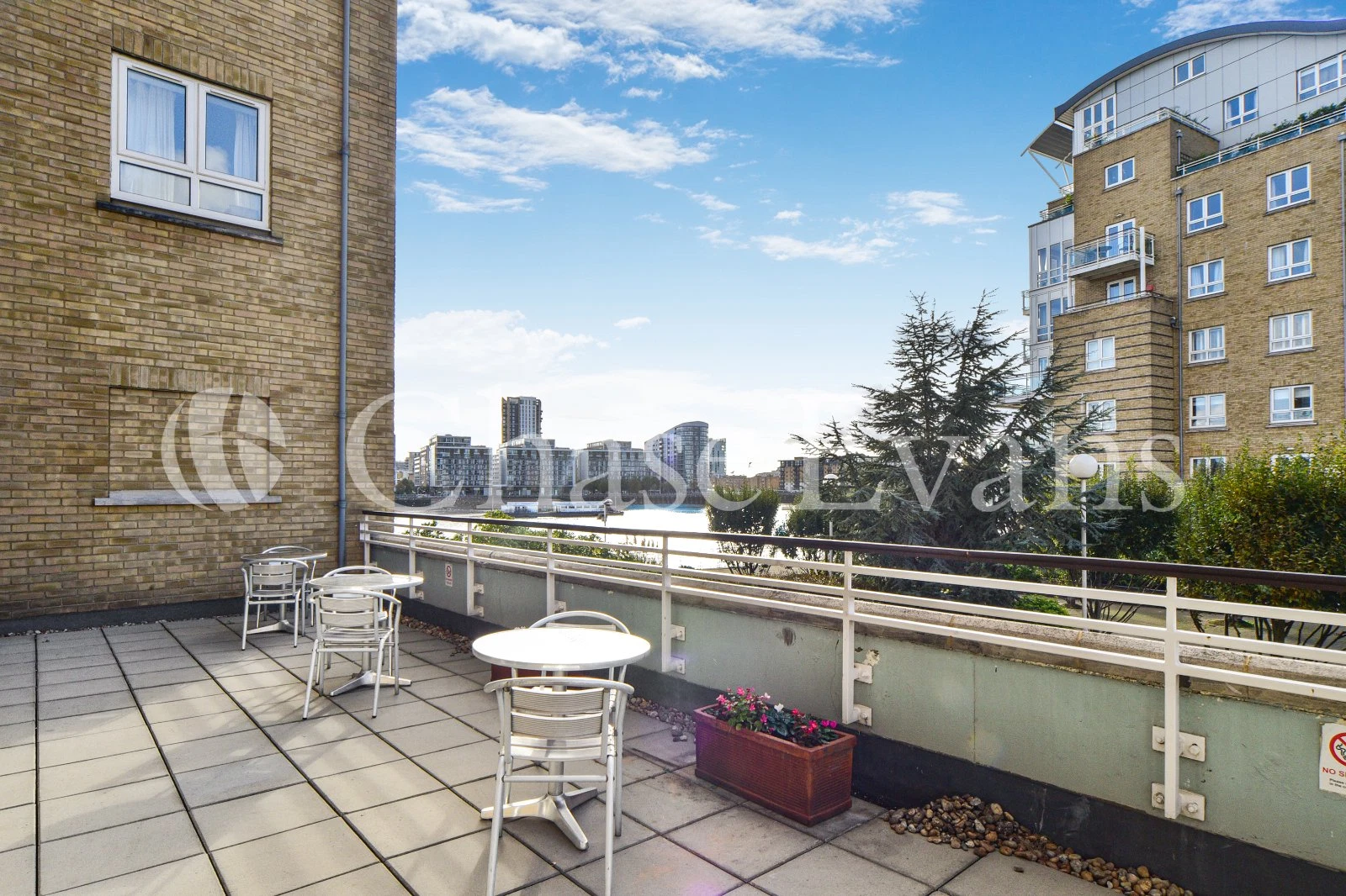 St Davids Square, Isle Of Dogs, London, E14 - image 18