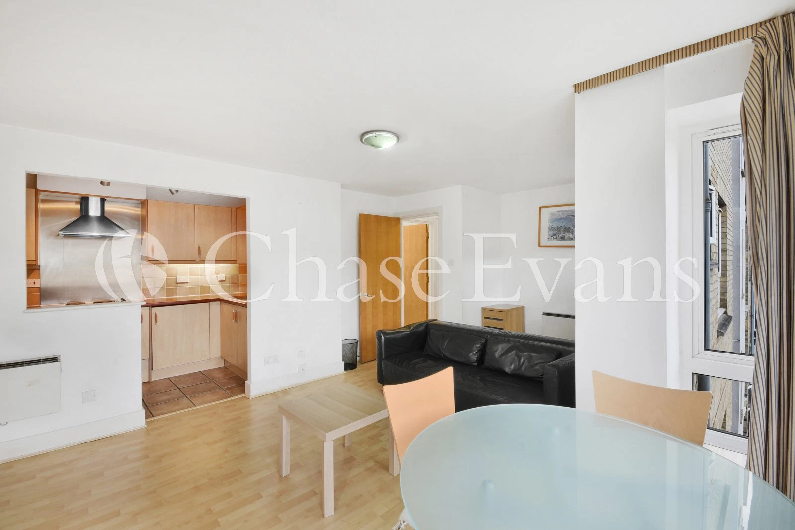 St Davids Square, Isle Of Dogs, London, E14 - image 4