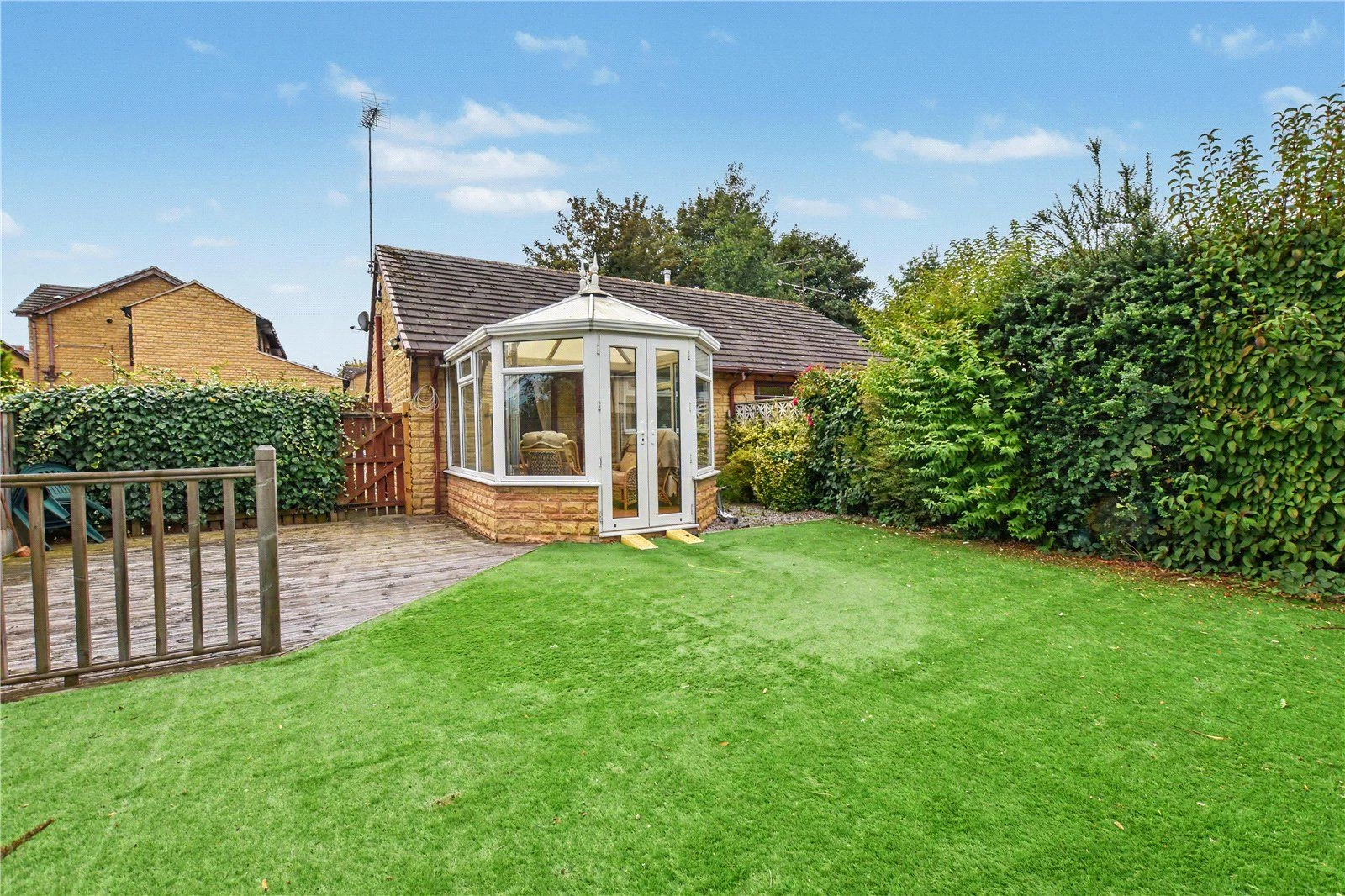 Cambridge Court, Morley, Leeds, LS27 8LH - image 11