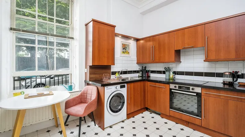 Clarendon House, 1-3 Albert Road, Plymouth, Devon, PL2 - image 3