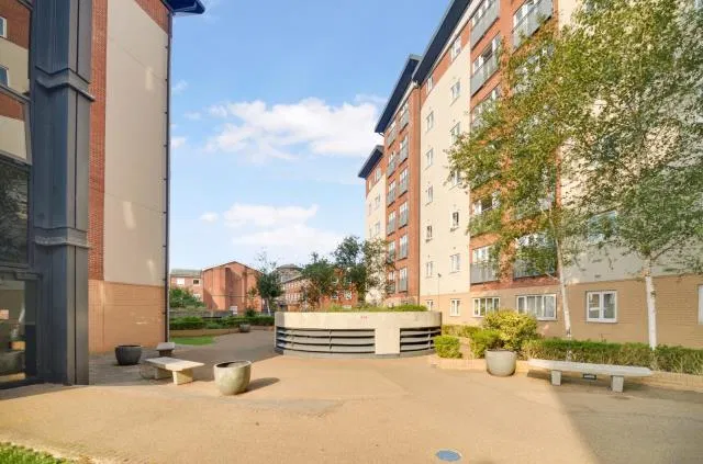 Aspects Court, Slough, SL1