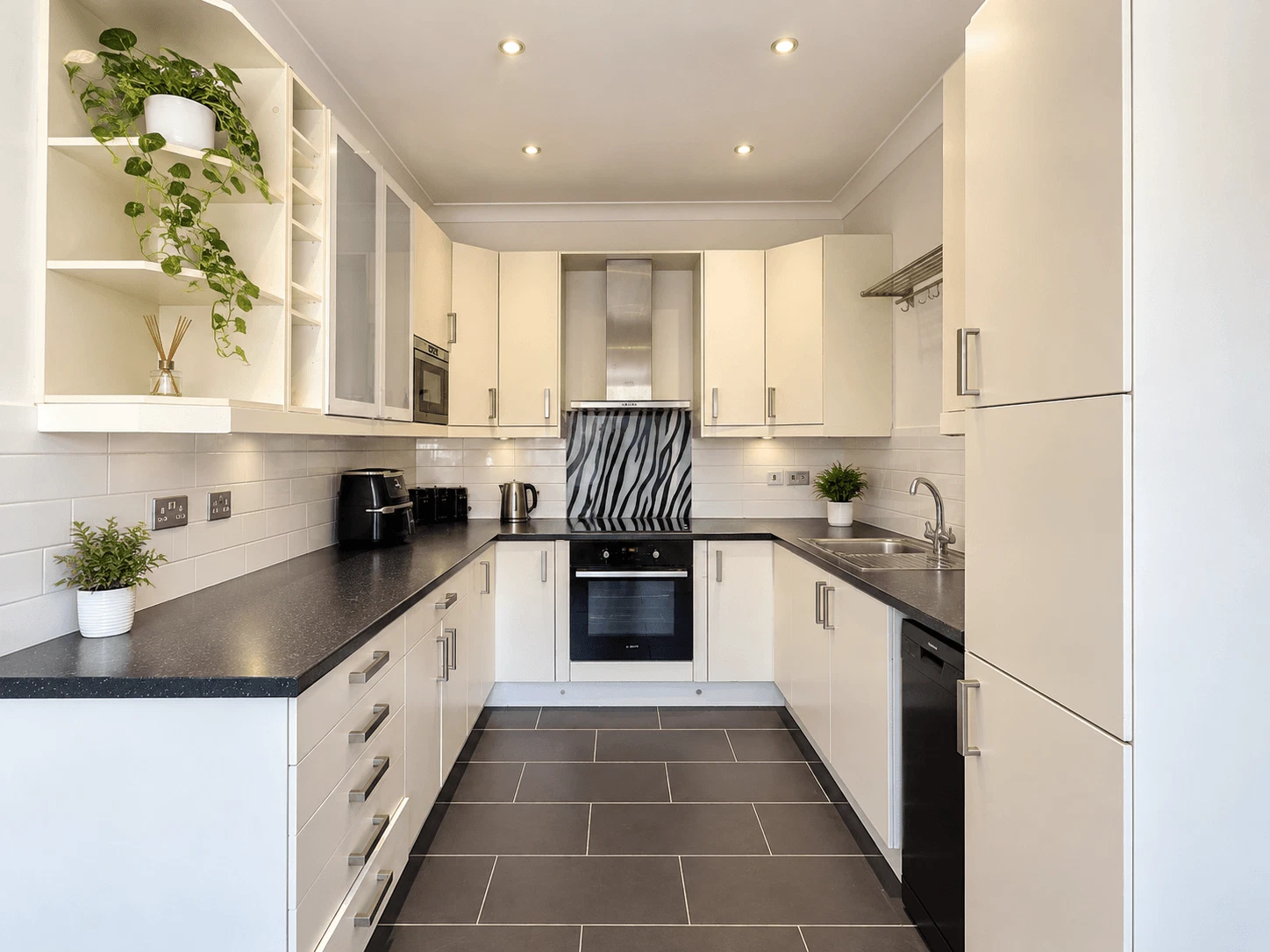 The Comfrey, Aylesbury, HP19 - image 12