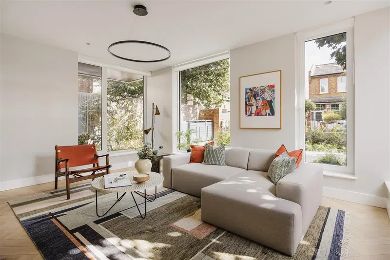 Fraser Road, Walthamstow, E17 - image 2