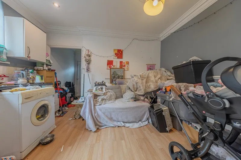 Cowes Road, Grantham, NG31 7DP - image 2