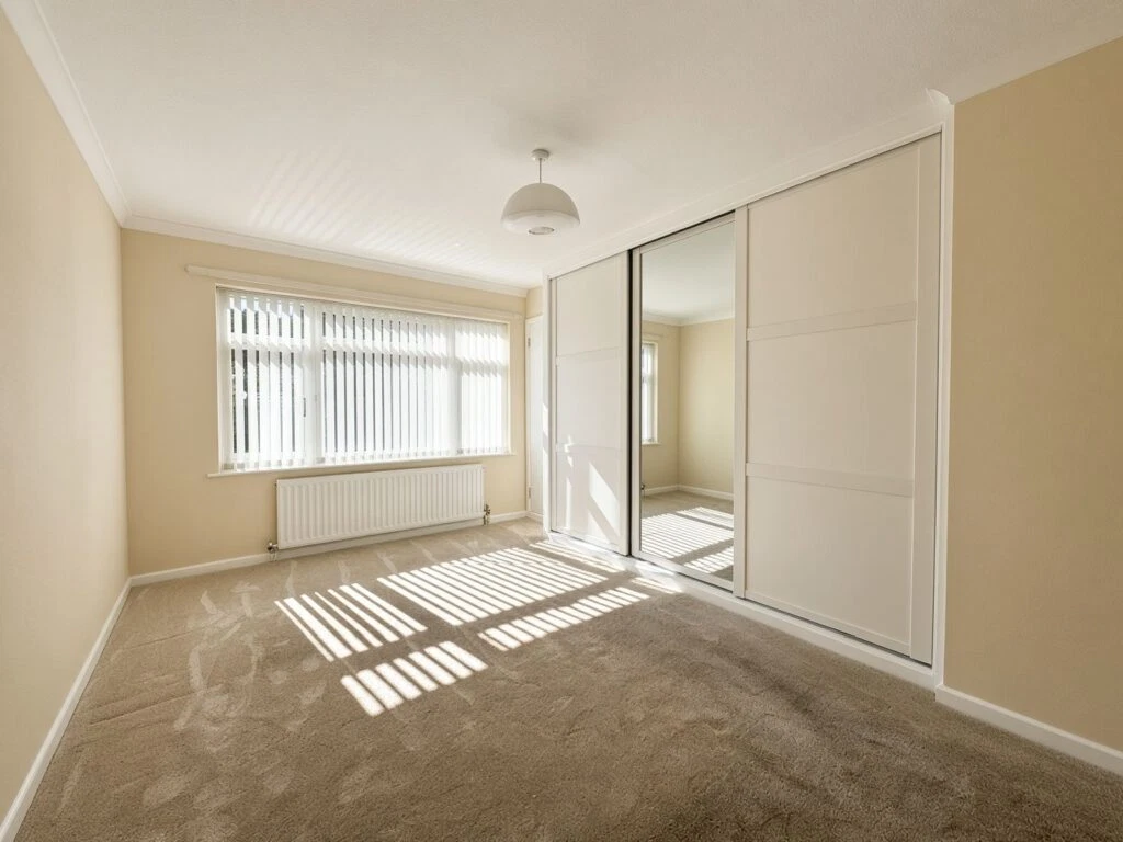 Grosvenor Road, Westbourne - image 5