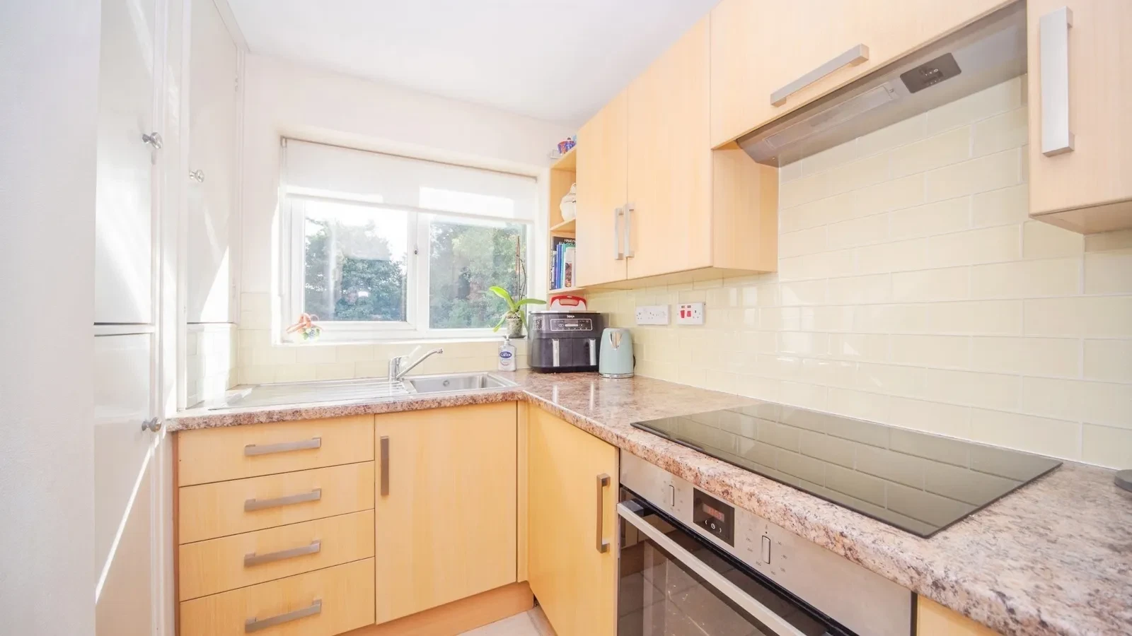 Highfield Road, Southampton, Hampshire, SO17 - image 7