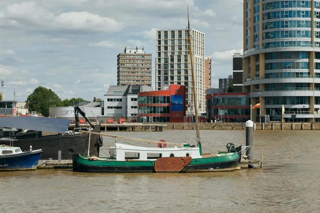 Imperial Wharf Marina, Fulham - image 1