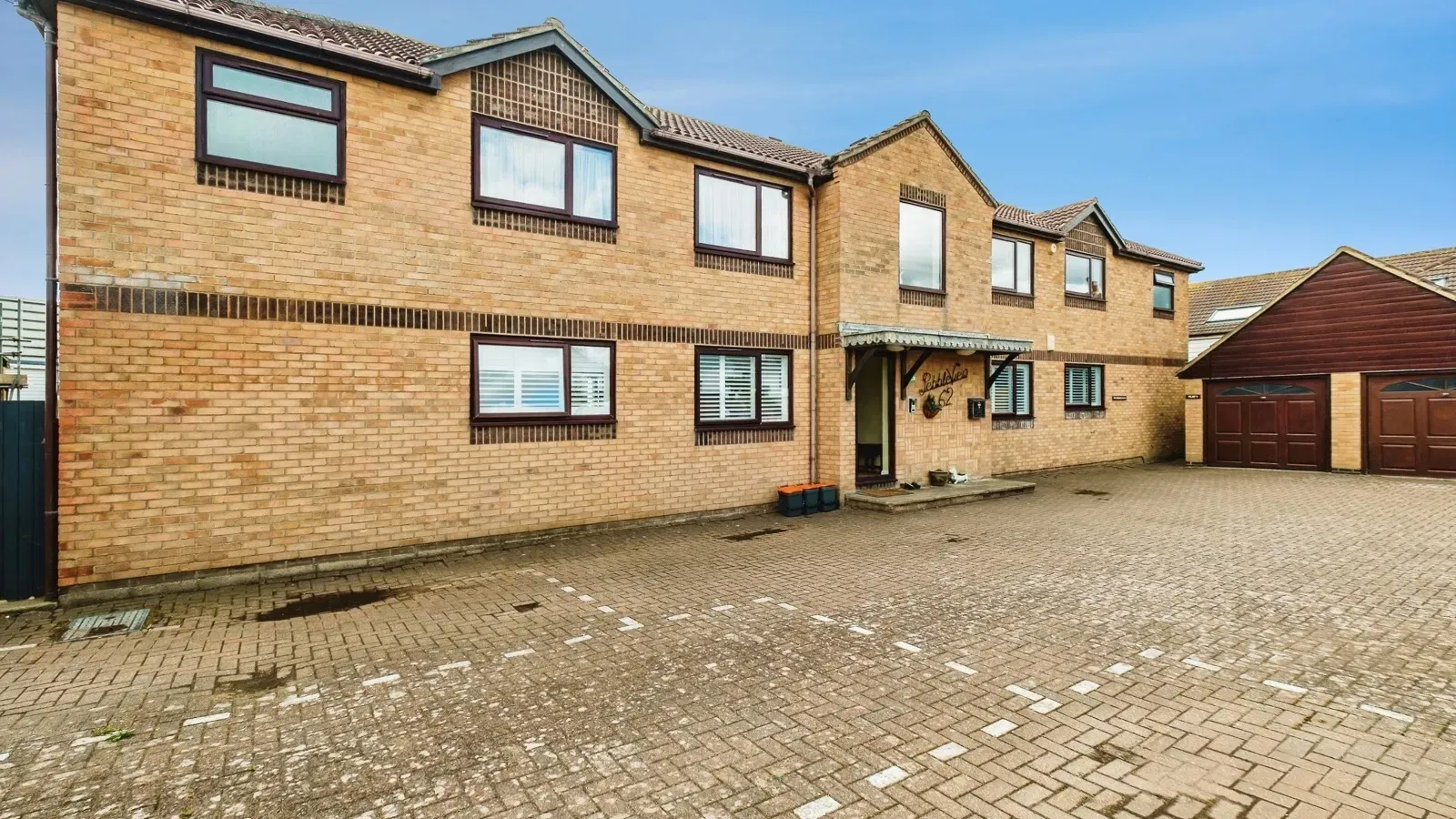 Brighton Road, Lancing, West Sussex, BN15 - image 1