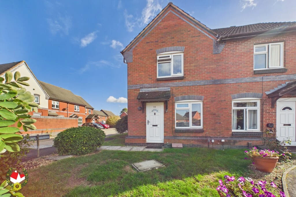 Chestnut Road, Abbeymead, Gloucester, GL4 - image 1
