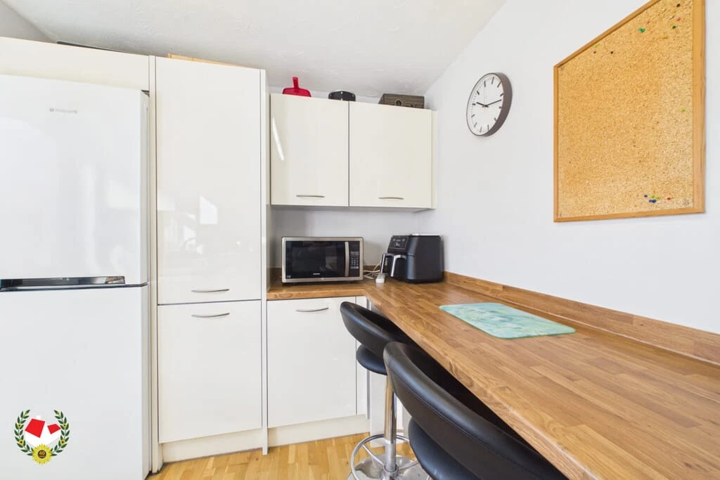 Chestnut Road, Abbeymead, Gloucester, GL4 - image 4