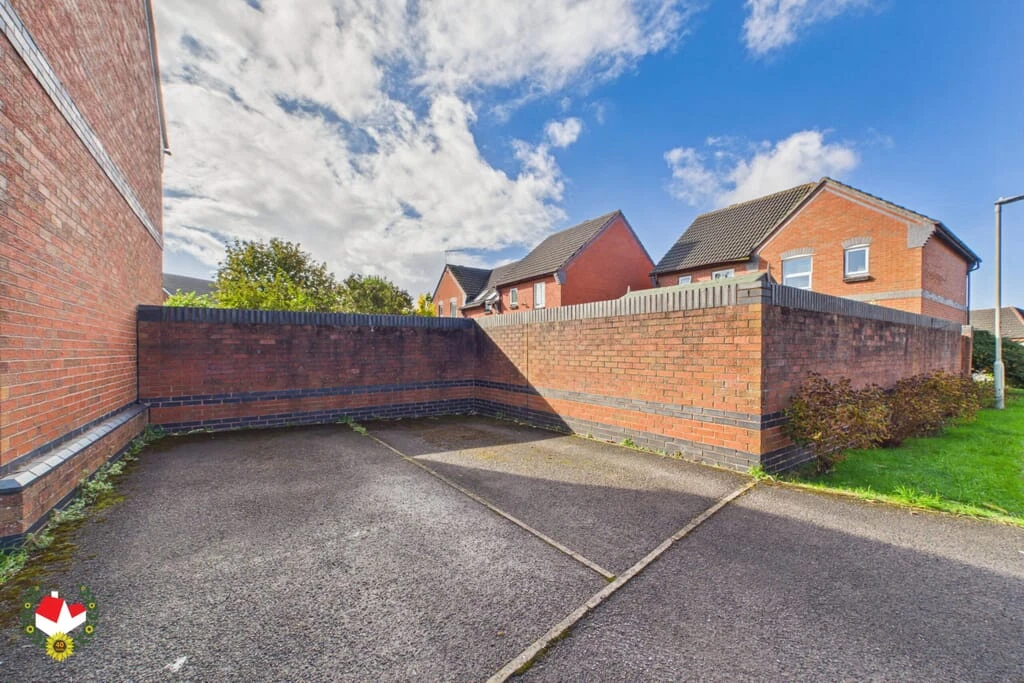 Chestnut Road, Abbeymead, Gloucester, GL4 - image 9