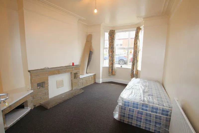 Harlaxton Road, Grantham, Lincolnshire, NG31 7AJ - image 3