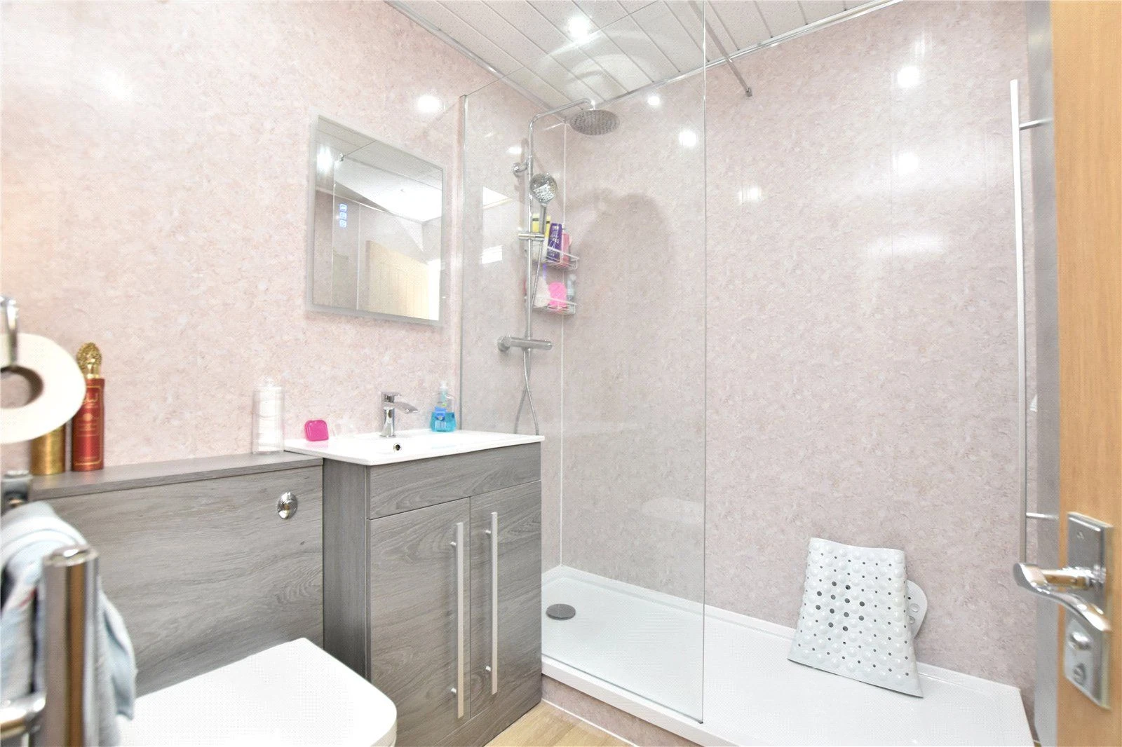 Edenfield Road, Norden, OL12 7SS - image 13