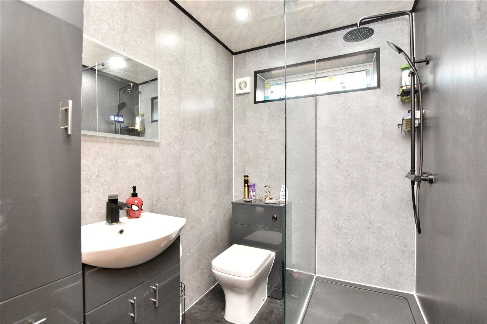Edenfield Road, Norden, OL12 7SS - image 9