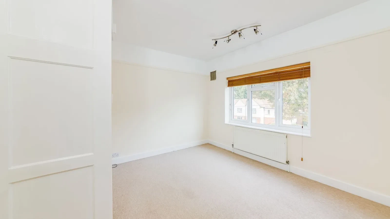 The Fairway, Banbury OX16 0RJ - image 10