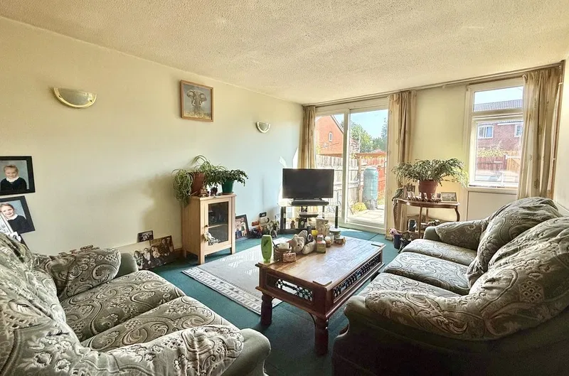 Carless Close, Gosport, PO13 9PL - image 3