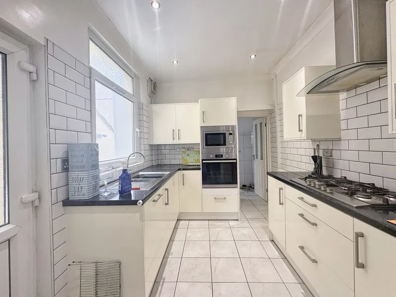 Pendrill Street, Neath, SA11 - image 2