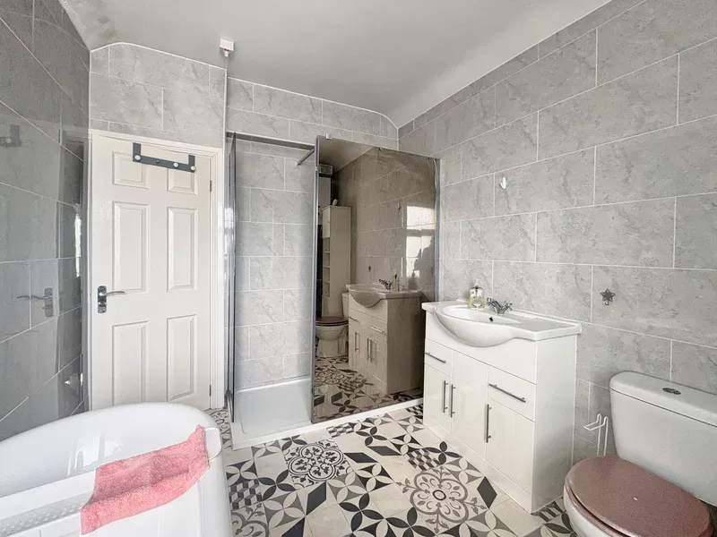 Pendrill Street, Neath, SA11 - image 3