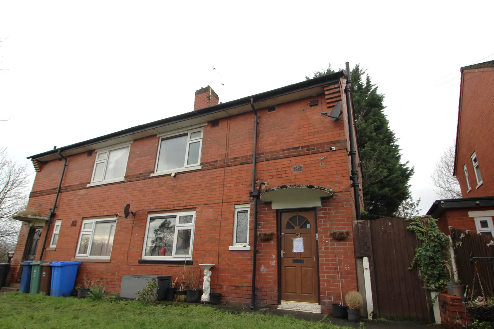 3, Foxglove Drive, Greater Manchester, BL9 7SP - image 1