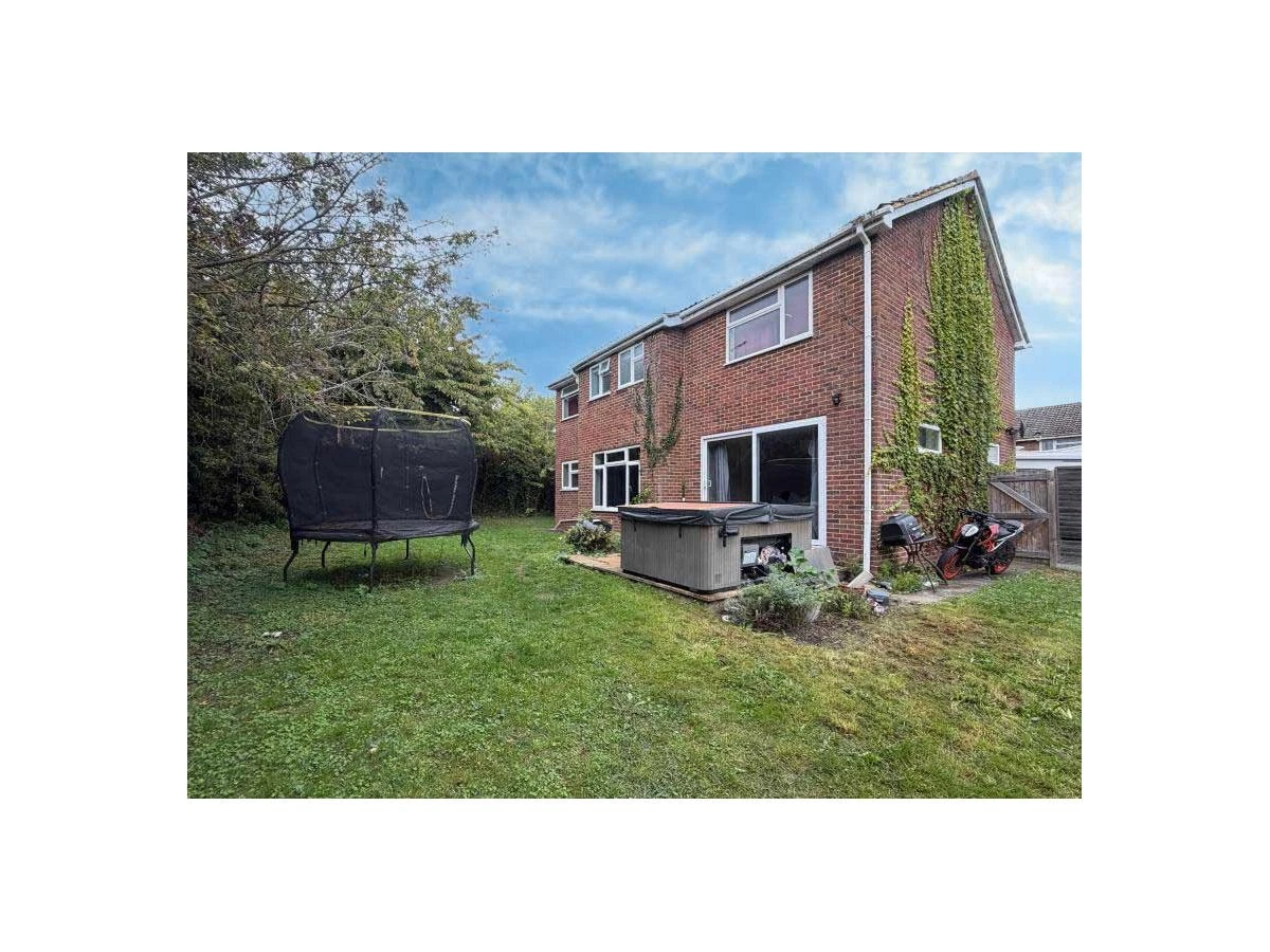 College Road, Ramsgate, Kent, CT11 7AA - image 2