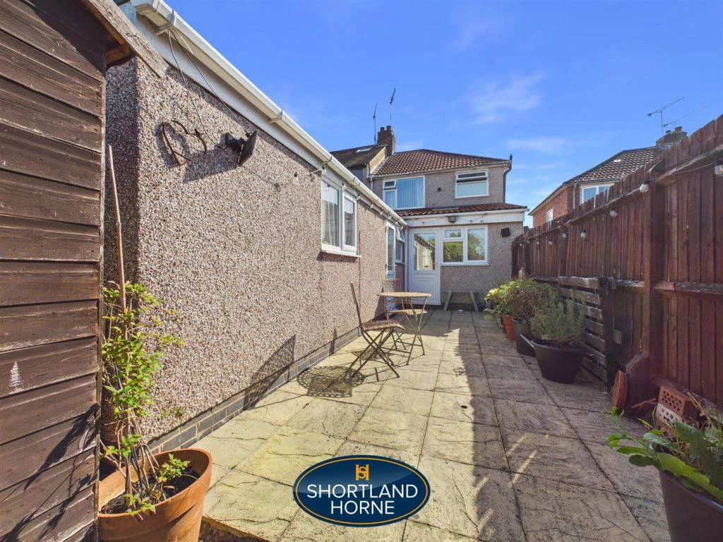 The Martyrs Close, Cheylesmore, Coventry - image 20