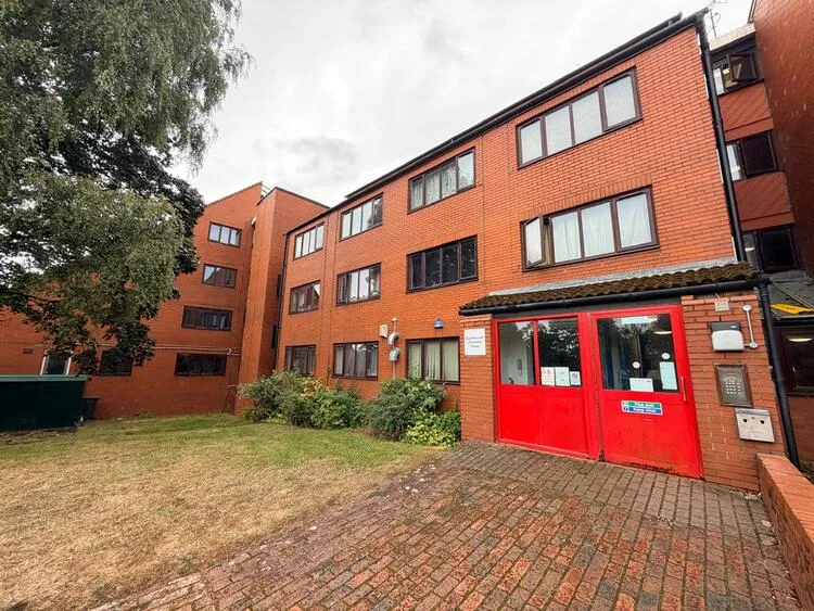 Flat 47, Quartercroft, Pyramid Close, Northampton, Northamptonshire NN3 8DP - image 3