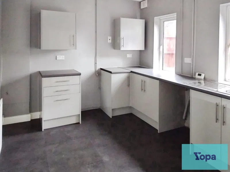 Collinson Road, Goldenhill, Stoke-on-Trent, ST6 - image 2