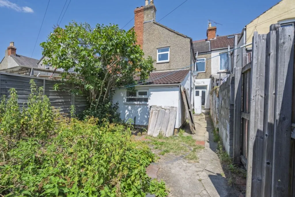 County Road, Swindon, SN1 - image 4