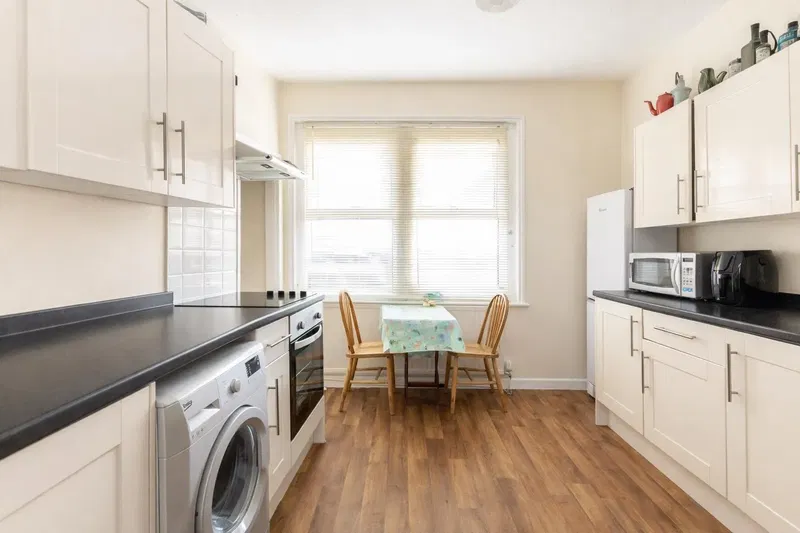 Manor Road, Bexhill-On-Sea - image 3