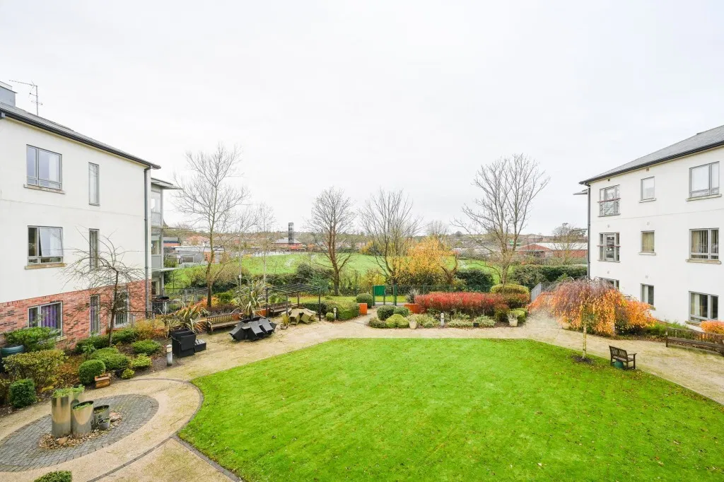Brookside, Aughton Street, Ormskirk, L39 - image 3