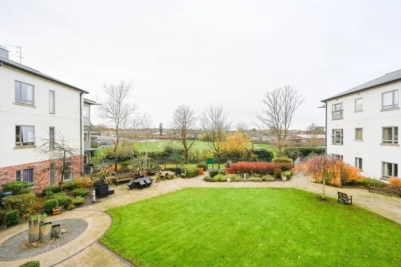 Brookside, Aughton Street, Ormskirk, L39 - image 3