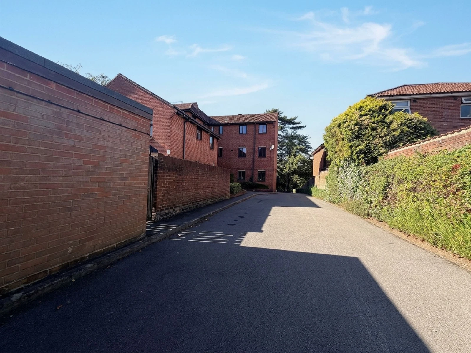Whitworth Crescent, Riverside Court, SO18 - image 14