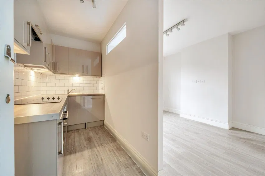Prospect Street, Caversham, Reading - image 2