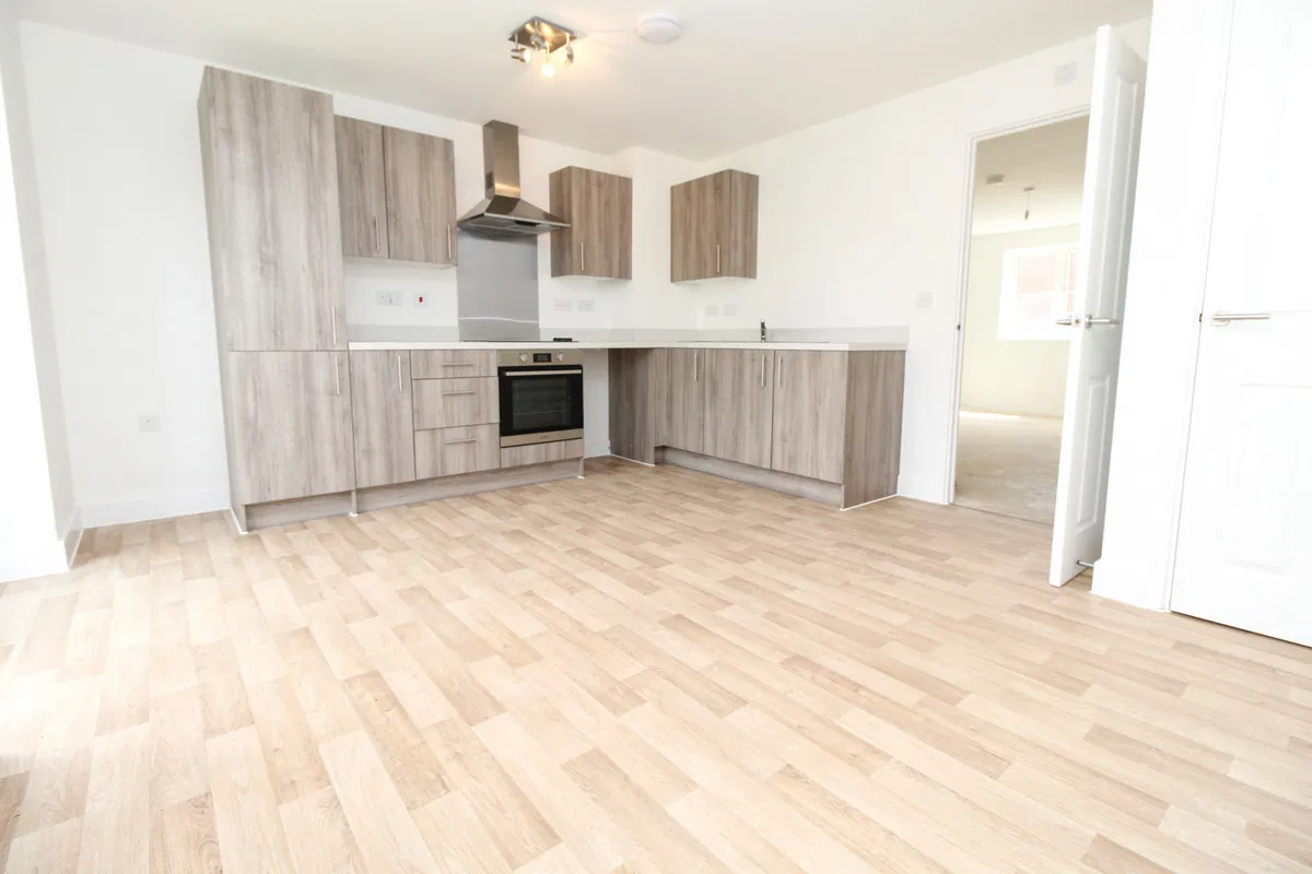 Pamertons Court, Kenilworth, CV8 - image 2