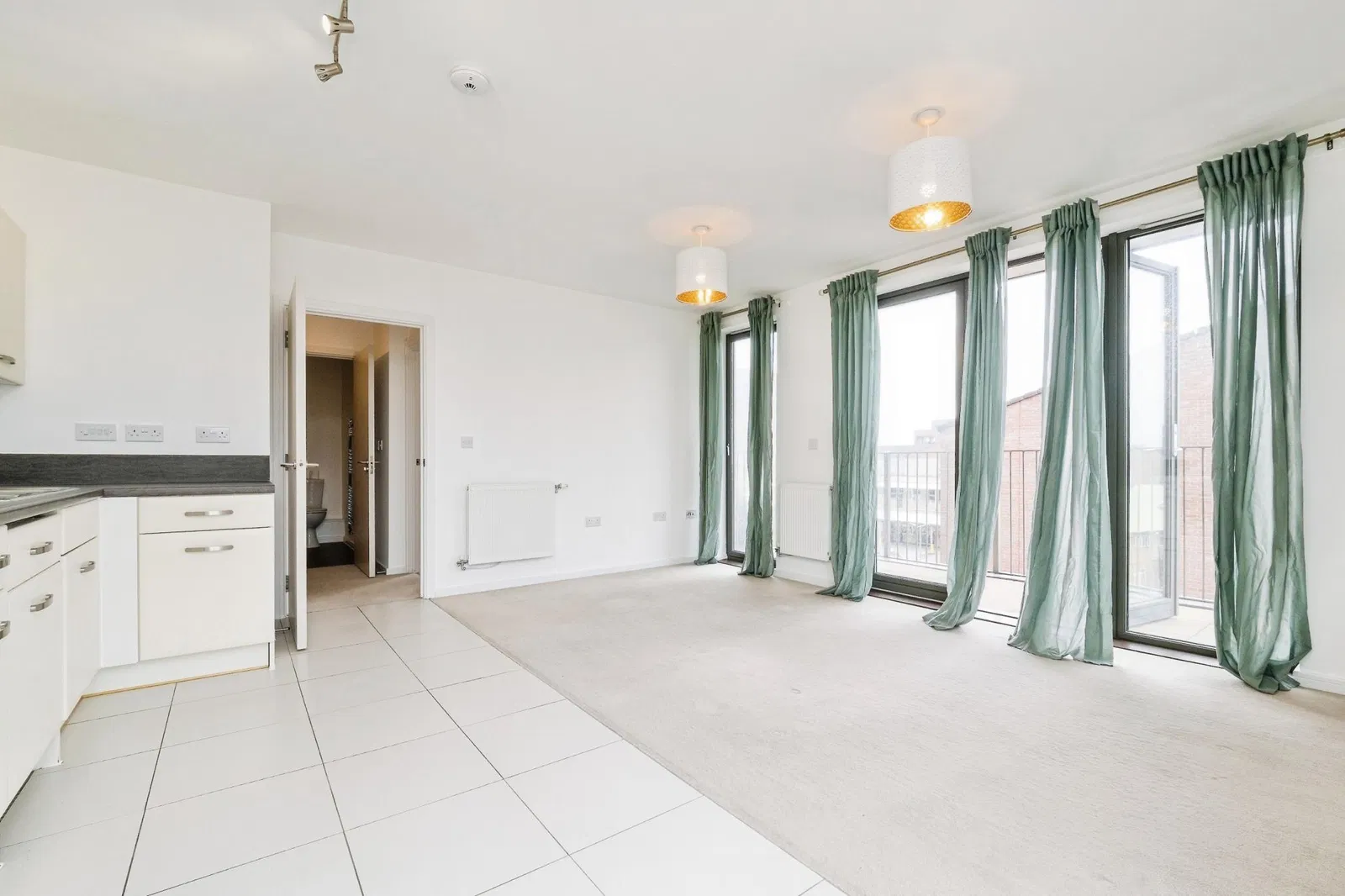 7, Edwin Street, London, E16 - image 2
