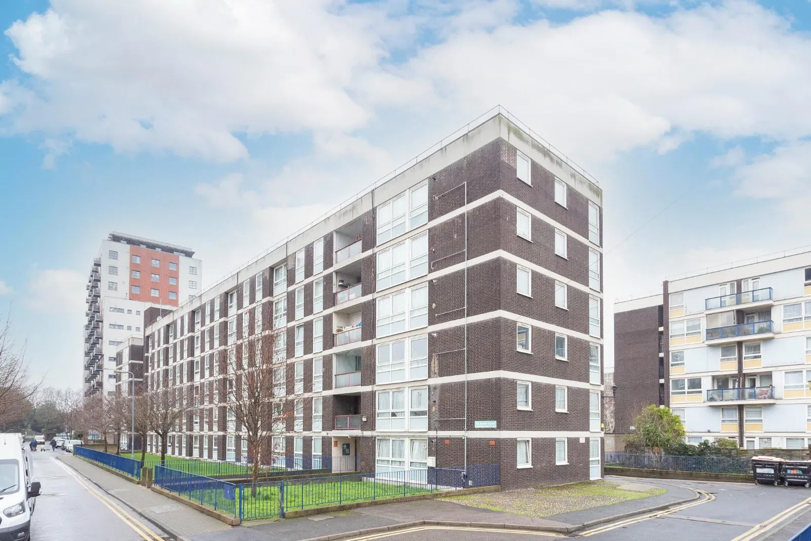 De Beauvoir Estate, London, N1 5TN - image 1