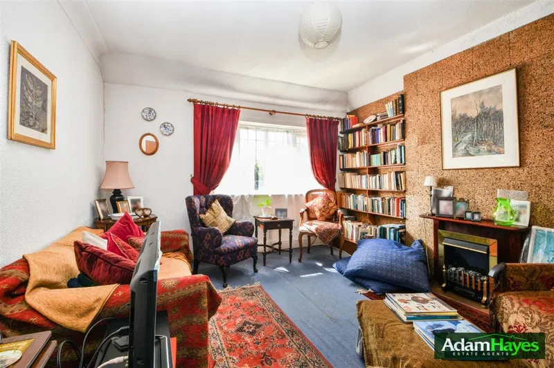 Holdenhurst Avenue, North Finchley, N12 - image 2