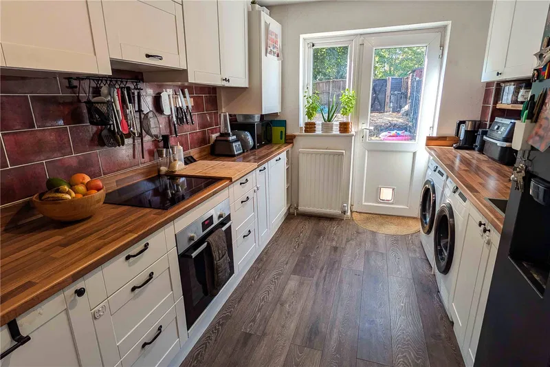 Linden Road, Woodley, Reading, Berkshire, RG5 - image 3