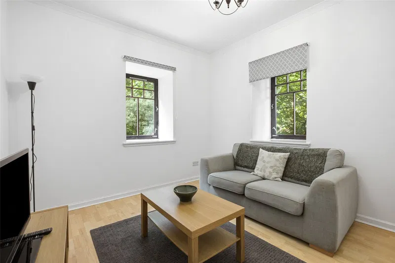 210 Flat 1 Old Dumbarton Road, Glasgow, Glasgow City, G3 8QB - image 2