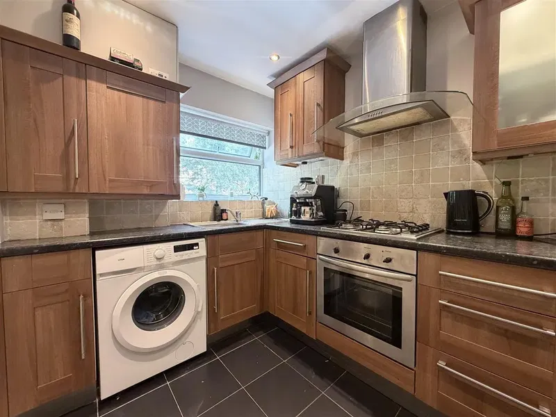Grove Court, Headingley, LS6 - image 2