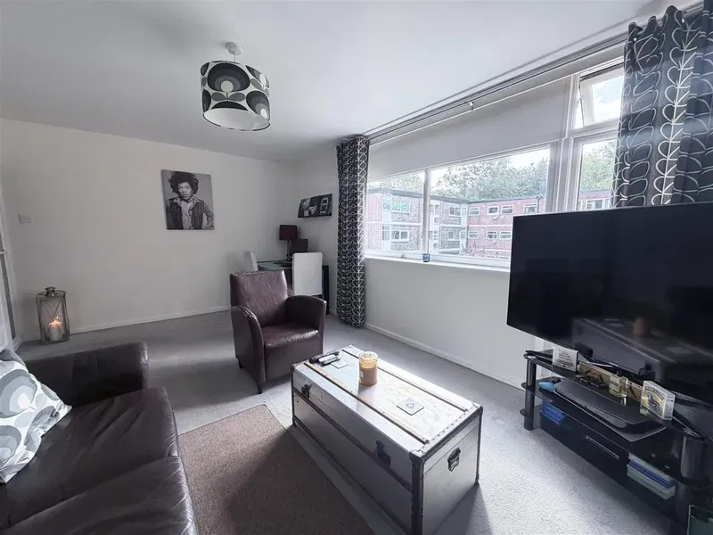 Grove Court, Headingley, LS6 - image 3